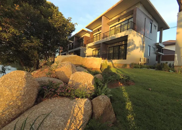 Riverawan Hotel